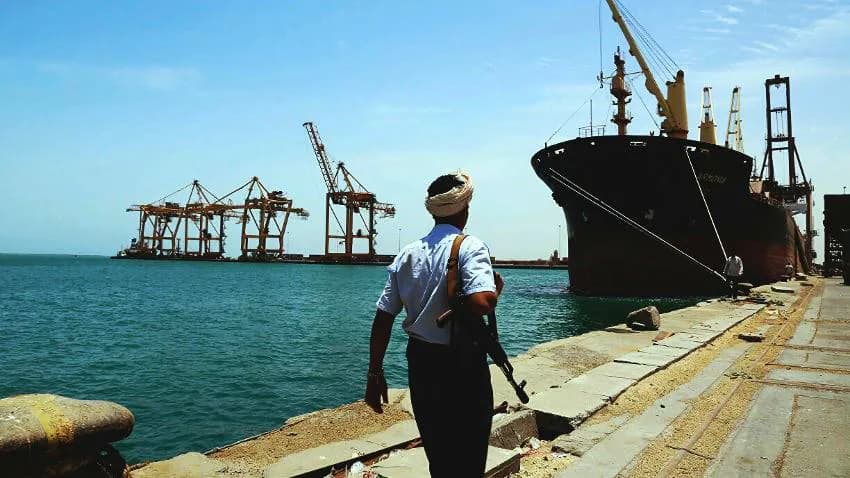 التحالف يكشف عسكرة الحوثيين للموانئ وإيران ترغب بجولة حوار مع السعودية