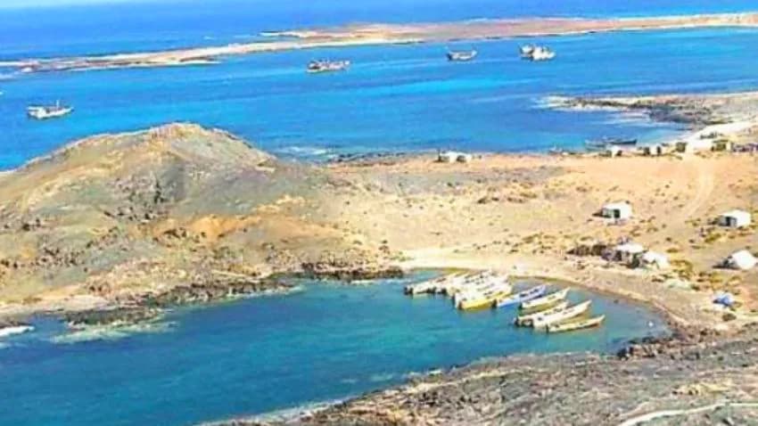 صور جوية تكشف قاعدة عسكرية إماراتية في جزيرة عبدالكوري