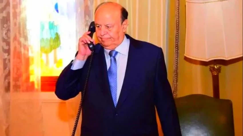 الرئيس هادي يشيد بانتصارات الجيش وانهيارات مستمرة في صفوف مليشيا الحوثي