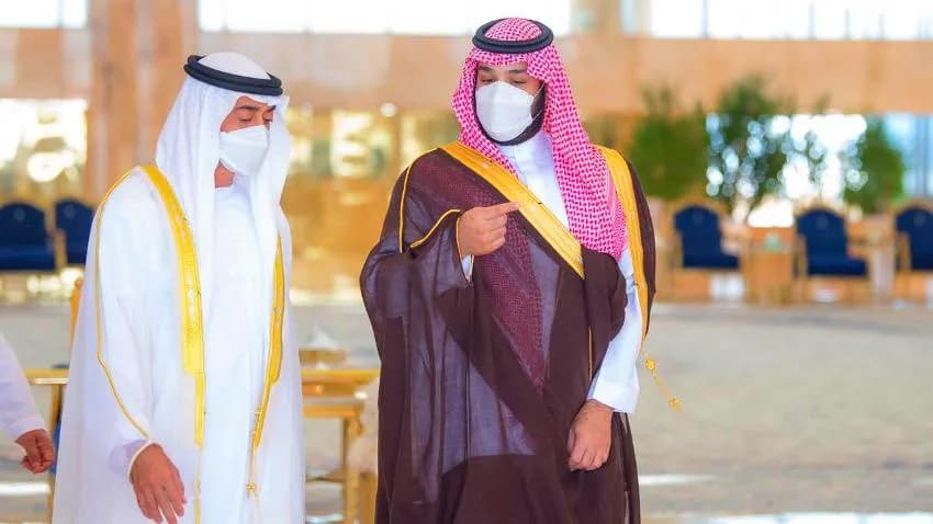 وليا عهد أبوظبي والرياض يطالبان بالضغط على مليشيا الحوثي لوقف انتهاكاتها