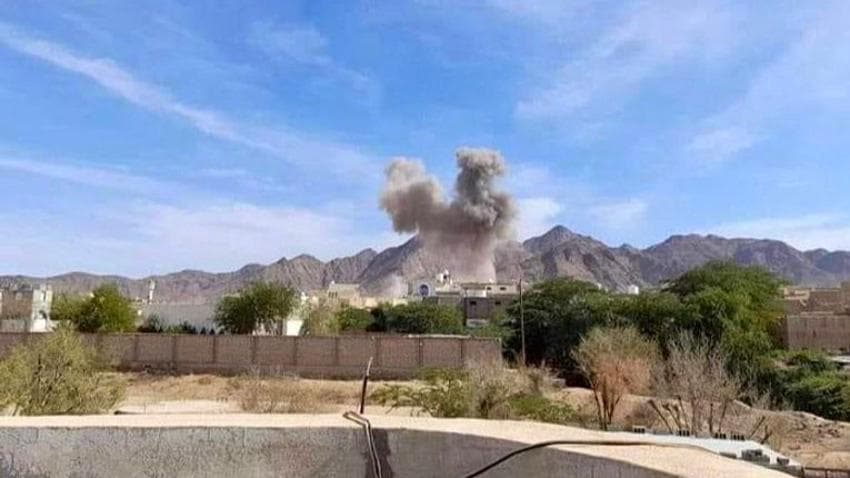سكان: مليشيا الحوثي تستهدف مدينة النقوب في شبوة بصاروخ باليستي