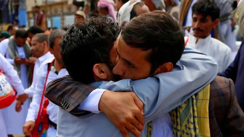 الحكومة تنفي التوصل إلى اتفاق مع الحوثيين بشأن صفقة تبادل الأسرى