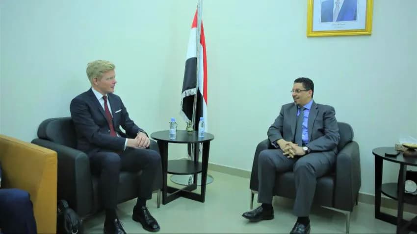 "مشاورات الرياض".. الحكومة اليمنية ترحب بجهود السلام