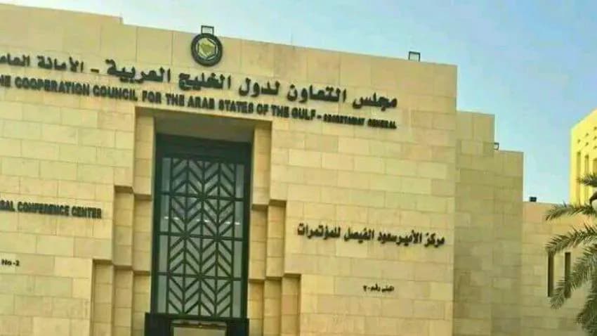 قبل تشكيل مجلس القيادة.. فريق المشاورات في الرياض يتعرض للاحتجاز