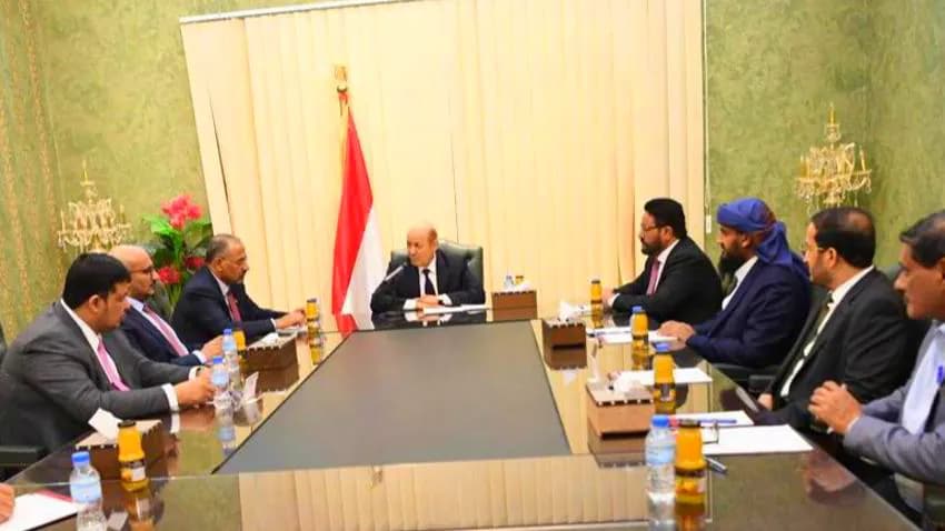 المجلس الرئاسي يعقد أول اجتماع له في عدن ويناقش أولويات المرحلة المقبلة