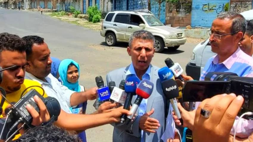 عبد الكريم شيبان: مليشيا الحوثي استحدثت طرقا عسكرية في تعز والناس آخر همها