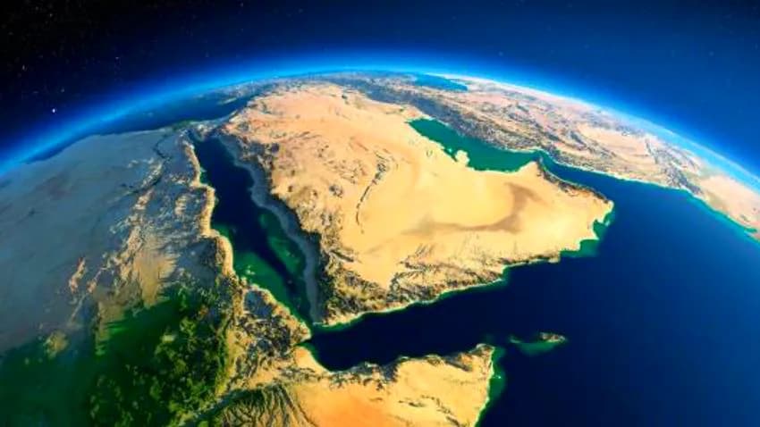 البرلمان العربي: الدول المطلة على البحر الأحمر معرضة لأكبر كارثة بيئية