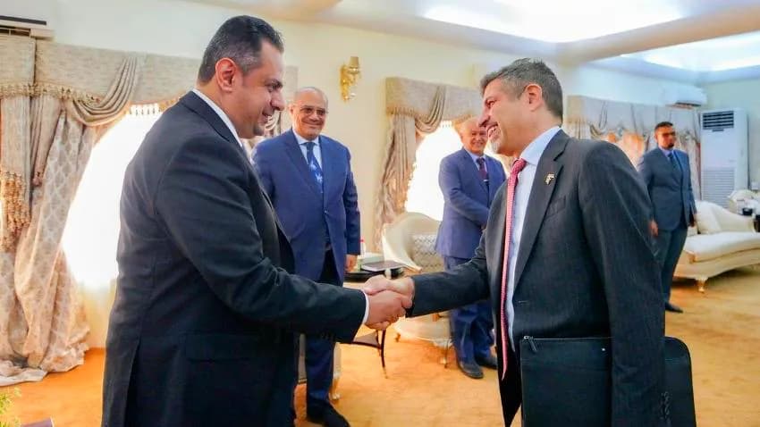 زيارة غير معلنة.. السفير الأمريكي يلتقي قيادة السلطة المحلية في حضرموت