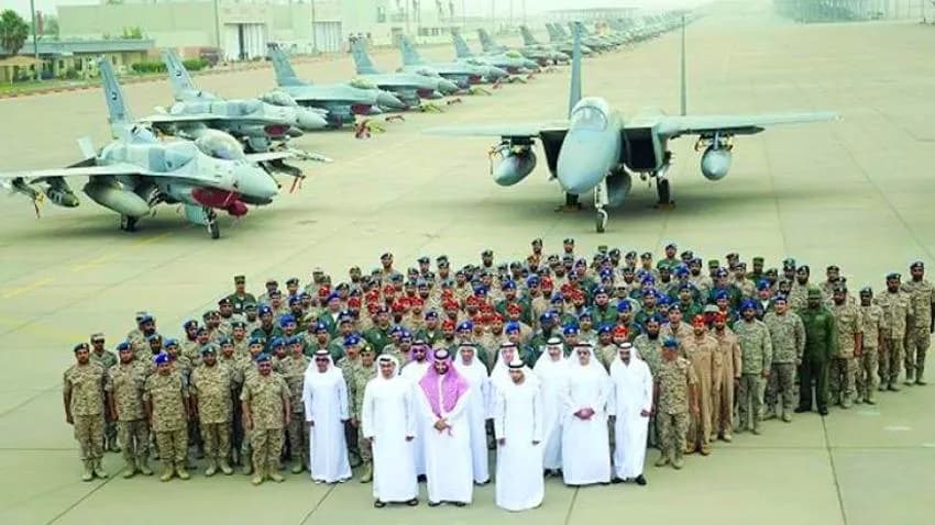 بعد 8 سنوات.. السعودية تفاوض الحوثي في صنعاء والحكومة نائمة في العسل