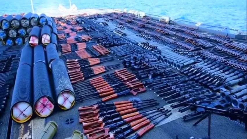 إيران تنفي اتهامات أمريكية لها بتزويد مليشيا الحوثي بأسلحة ومتفجّرات