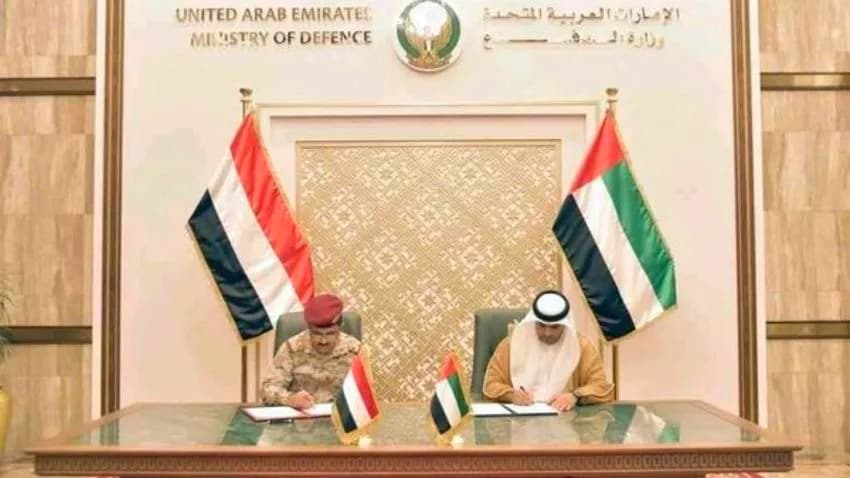 وزير الدفاع يوقِّع اتفاقية خارج صلاحياته مع الإمارات