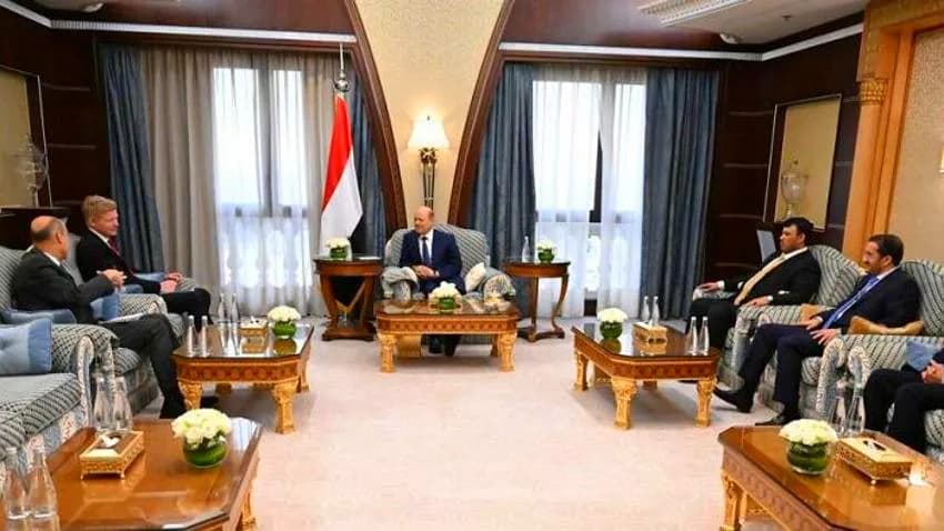 غياب اليمن في حوار عمان.. المبعوث الأممي يعقد اجتماعا مع مجلس القيادة