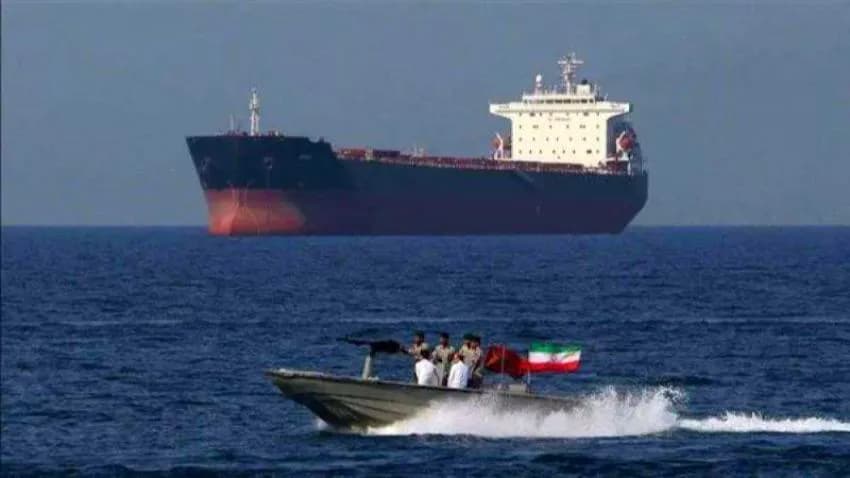 مصادر سعودية تقول إنها رصدت تحركات إيرانية قبالة سواحل اليمن
