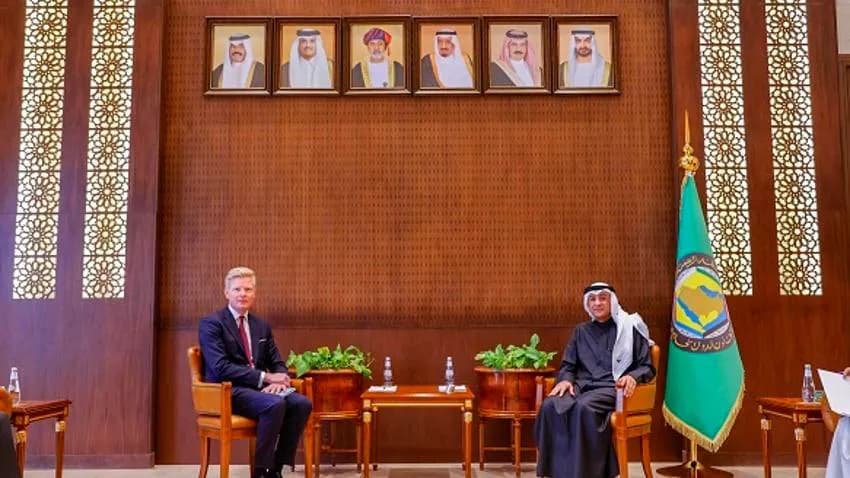 أمين عام مجلس التعاون الخليجي يلتقي المبعوث الأممي لبحث عملية السلام في اليمن