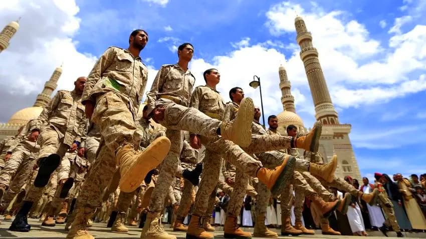 مليشيا الحوثي تصدر حكما غيابيا بإعدام 30 من القيادات العسكرية ومصادرة ممتلكاتهم