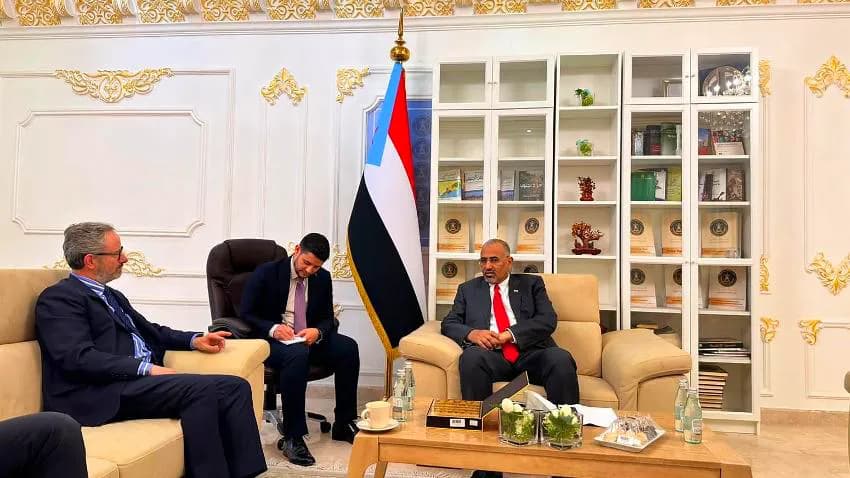 الانتقالي المدعوم من السعودية والإمارات يؤكد تمسكه بمشروع الانفصال في أي تسوية قادمة