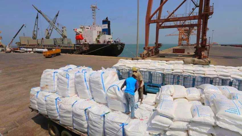 فرنسا تطالب الحوثيين بتسهيل وصول مساعدات القمح دون قيود