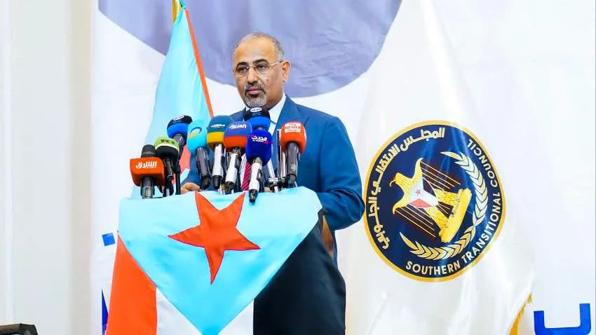 هدد باستخدام القوة.. المجلس الانتقالي يشهر ورقة الانفصال مجددا ويعقد حوارا في عدن