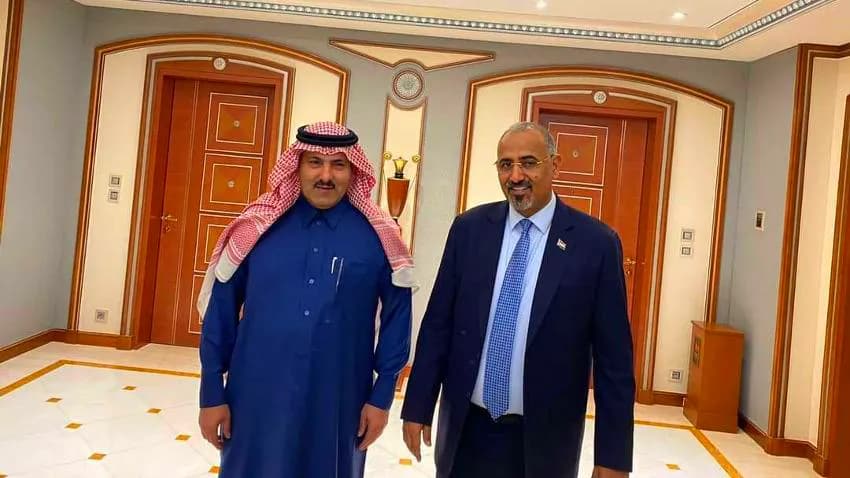 برعاية سعودية وصمت رئاسي.. الانتقالي يقود انقلابا خشنا ضد الدولة اليمنية