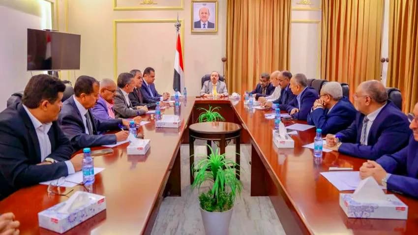 رئاسة مجلس النواب تناقش مع رئيس الحكومة الوضع الاقتصادي وعدد من القضايا
