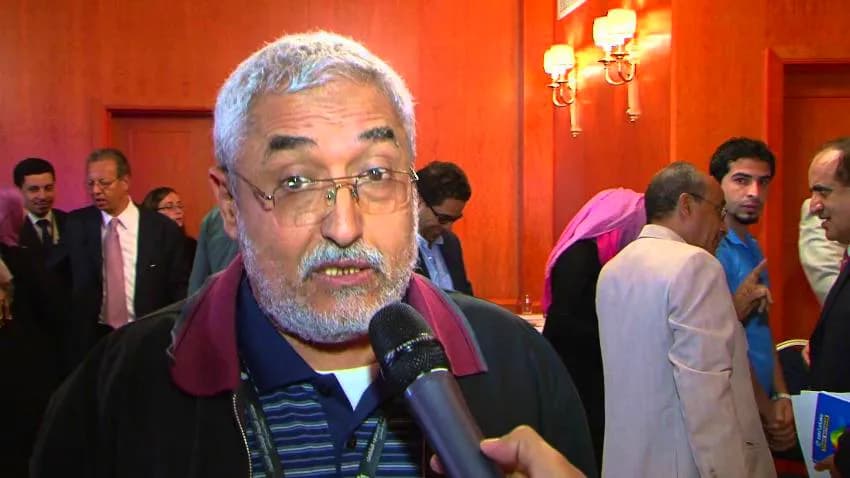 الحكومة: لن نشارك في المفاوضات إلا بعد تمكين أسرة قحطان من زيارته