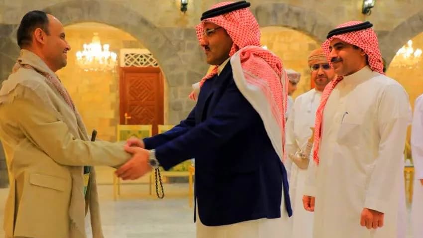 مصادر تكشف عن اجتماع مرتقب بين قيادات حوثية ومسؤولين سعوديين في الرياض