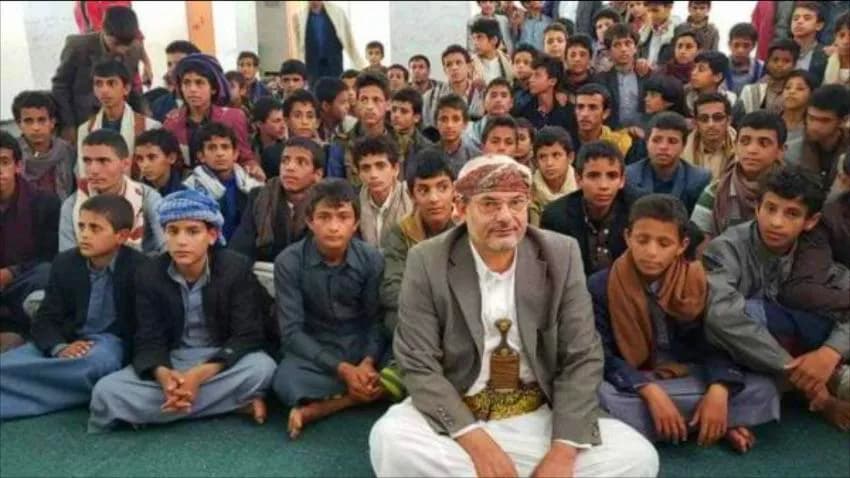 الحوثيون يفرضون مشرفين على المدارس الأهلية في صنعاء