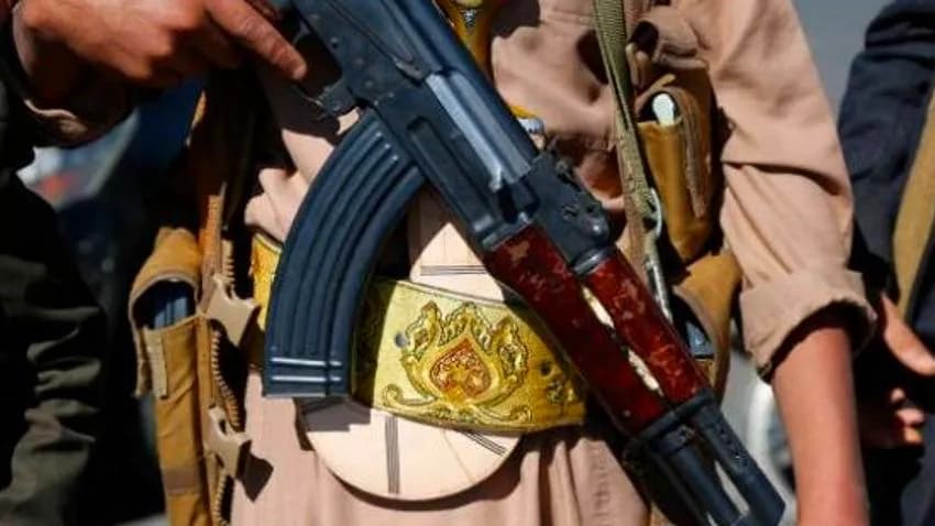 14 قتيلا وجريحا باشتباكات قبلية في عمران والحوثيون يزودون الطرفين بالأسلحة