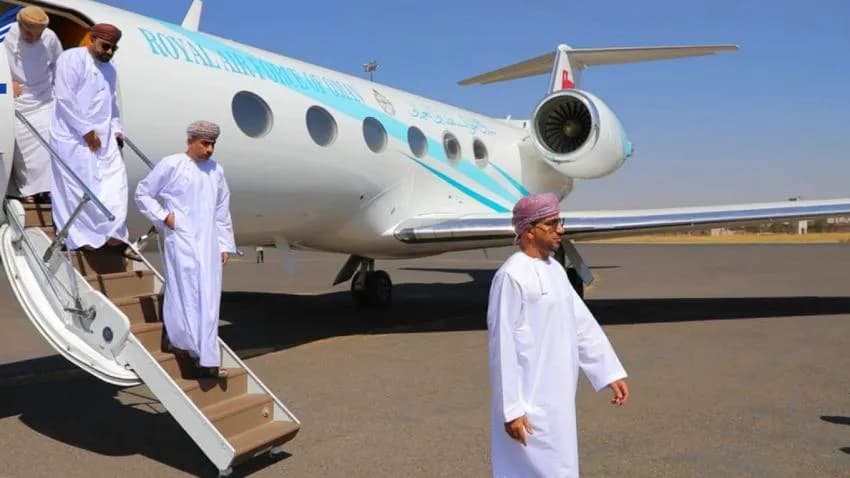 وفد عماني يصل صنعاء بالتزامن مع وصول وزير الخارجية الإيراني الرياض