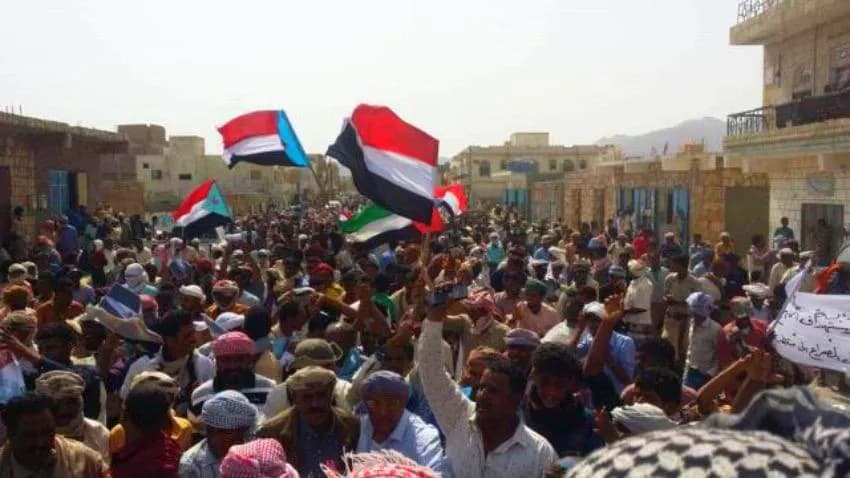 مهرجان يتحول إلى مظاهرة غاضبة تطالب برحيل الإمارات من سقطرى