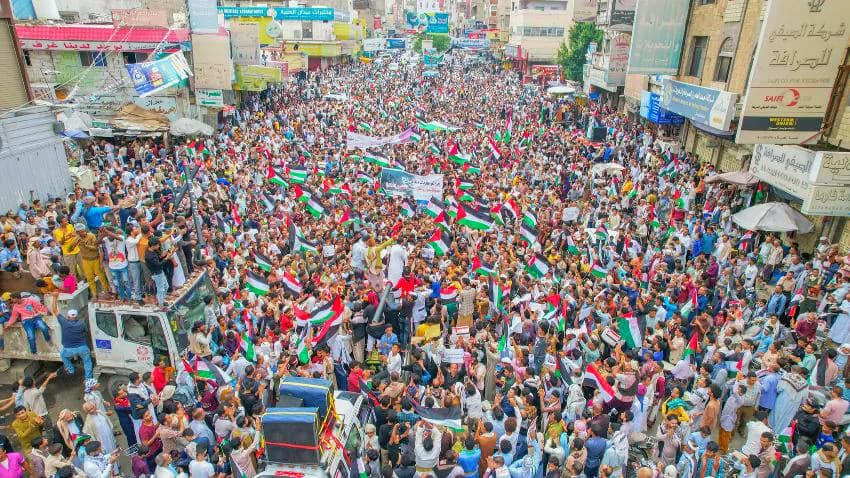 مظاهرات في عدة محافظات يمنية تنديدا بالعدوان الإسرائيلي