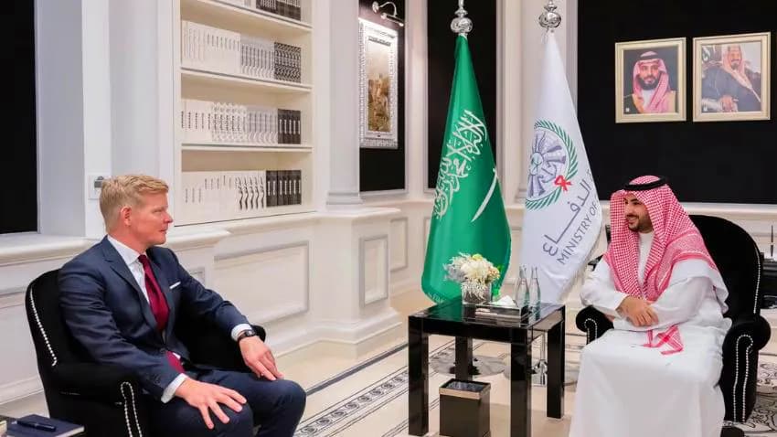 الحوثيون يعلنون عن اتفاق وشيك مع السعودية لإنهاء الحرب وبن سلمان يلتقي المبعوث الأممي