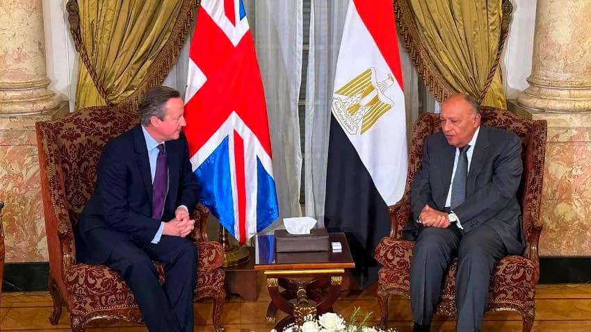 مباحثات بريطانية مصرية لتأمين الملاحة الدولية في البحر الأحمر