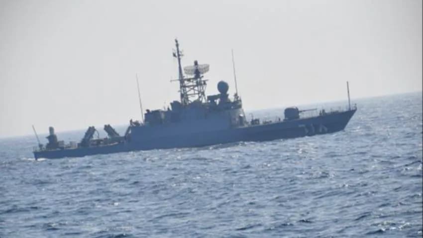 هيئة بريطانية تعلن رصد زورقين صغيرين قرب سفينة تجارية في البحر الأحمر