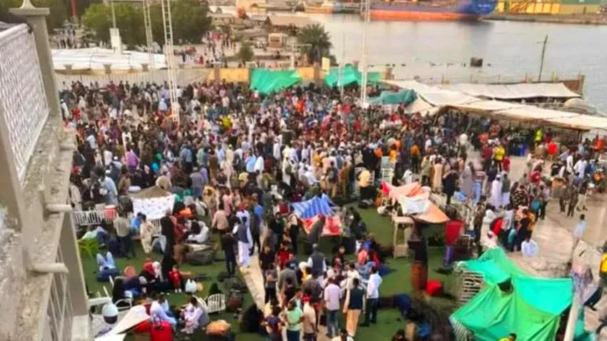 عائلات يمنية عالقة في بورتسودان تناشد الحكومة إنقاذها