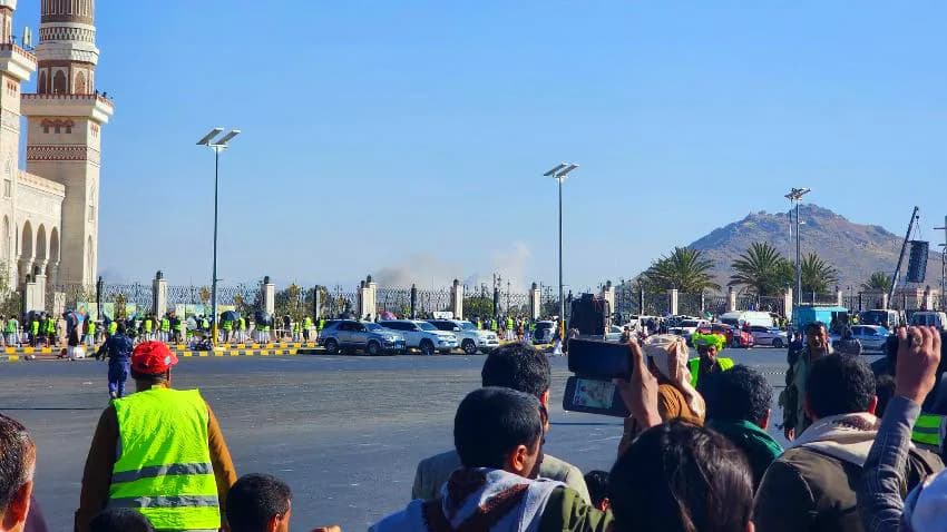 أكثر من 20 هجوما على مواقع في صنعاء والحديدة