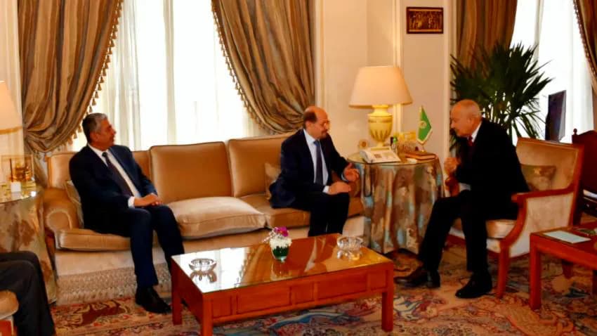 وزير الخارجية اليمني يعقد لقاءات سياسية ودبلوماسية في القاهرة
