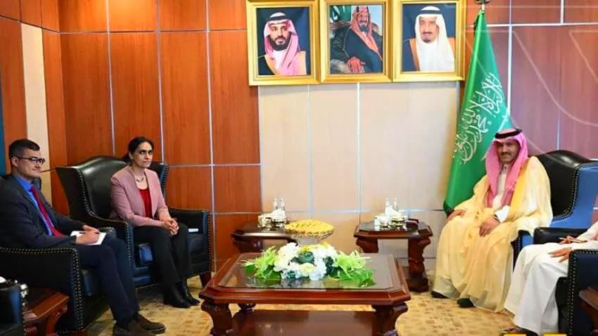 اجتماع بريطاني سعودي يناقش الأوضاع المتوترة في البحر الأحمر