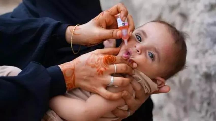 وكالتان أمميتان: نحو 300 حالة إصابة بشلل الأطفال في اليمن منذ 2021