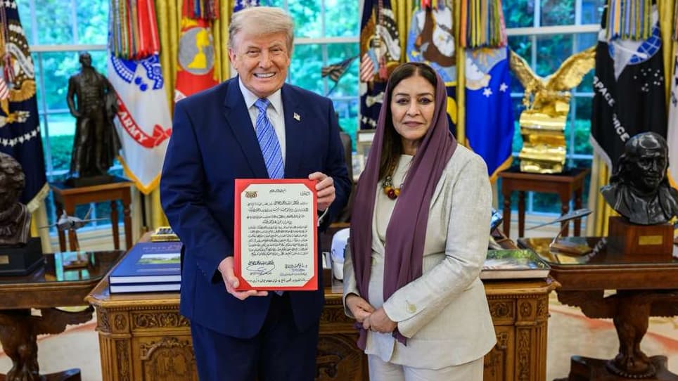 ترامب يستقبل جميلة رجاء كأول سفيرة يمنية لدى الولايات المتحدة