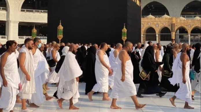 وزارة الأوقاف تحدد قيمة البرنامج الاقتصادي للعمرة بنظام المستضيف بـ 800 ريال سعودي