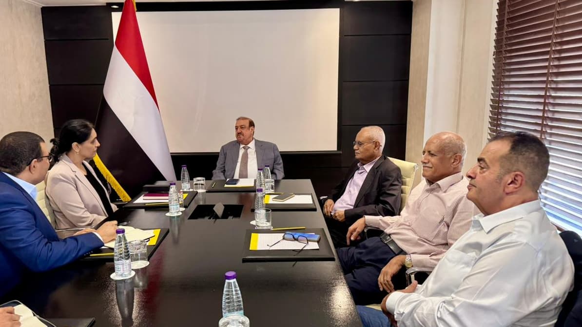 سفيرة بريطانيا: إيران تستخدم الحوثيين لرفع كلفة التصعيد وتهديد التجارة العالمية