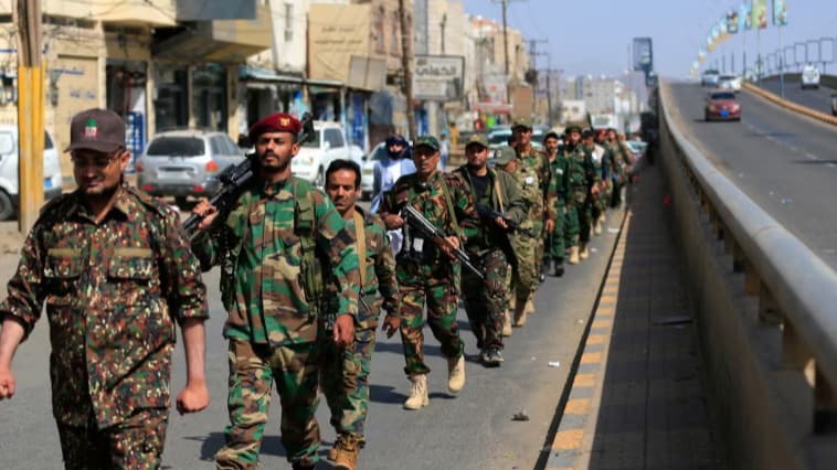 الغارديان: مخاوف غربية من سقوط عدن بيد الحوثيين