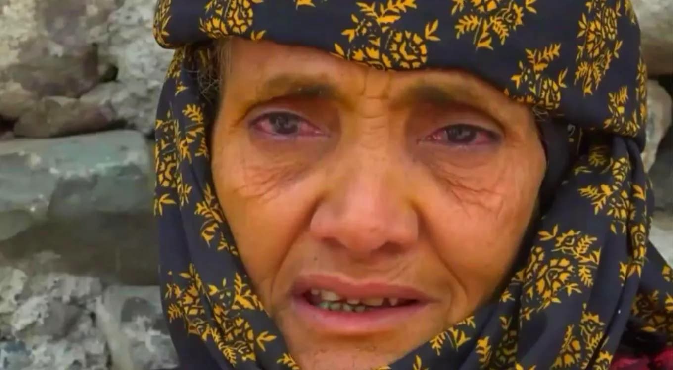 نساء في خطوط التماس بتعز.. معاقات وثكالى ومنسيات