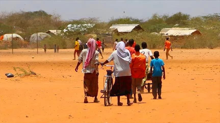 نازحو اليمن..هكذا يتنقلون في بلادهم وكأنهم غرباء