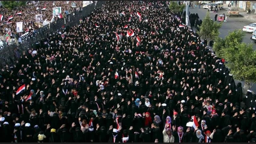 ثورة فبراير في عقدها الأول.. أحلام المرأة اليمنية بين الواقع والطموح