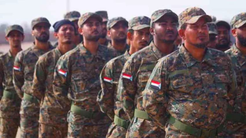 الانتقالي يعسكر العاصمة عدن تمهيدا لإخراجها عن سيطرة الحكومة