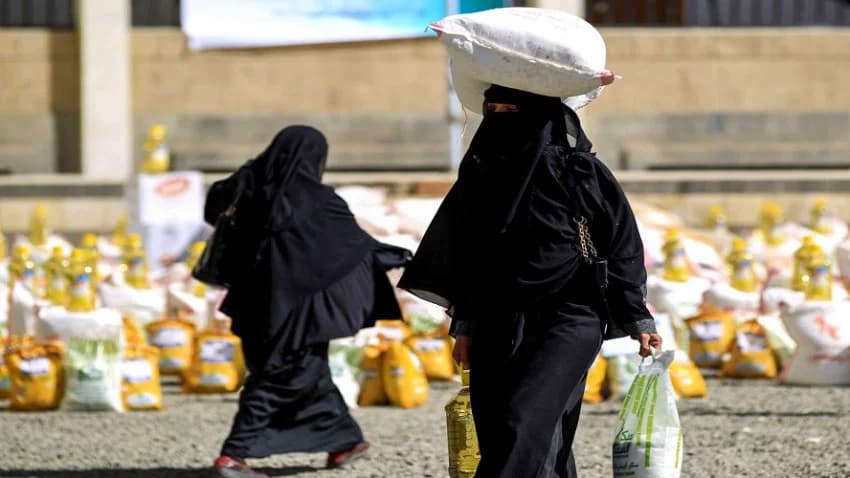 في عيد الأم.. الحرب تضاعف معاناة الأمهات اليمنيات!!