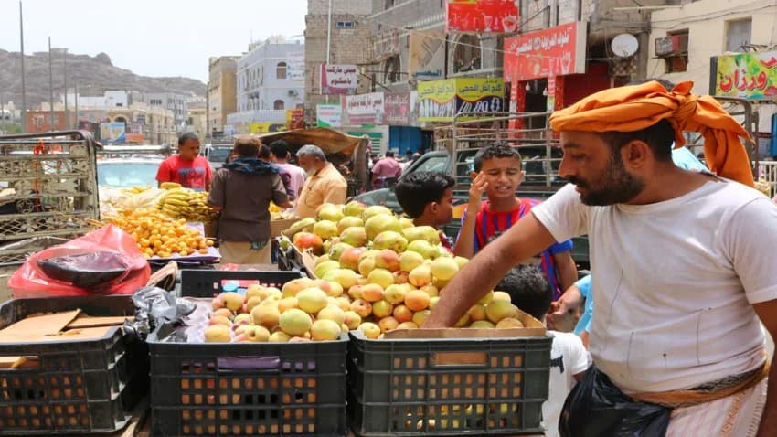 ارتفاع أسعار السلع الغذائية يكوي المواطنين في مناطق سيطرة مليشيا الحوثي