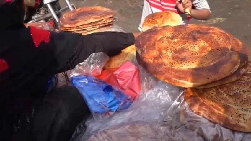 عادات وتقاليد رمضان في تعز .. طقوس عالقة في ذاكرة الناس
